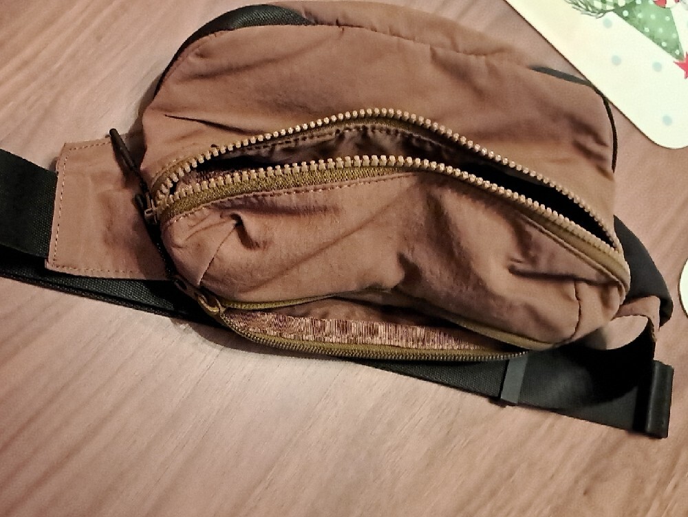 lululemon athletica Brown Belt Bag with Black Strap - Picture 7 of 8